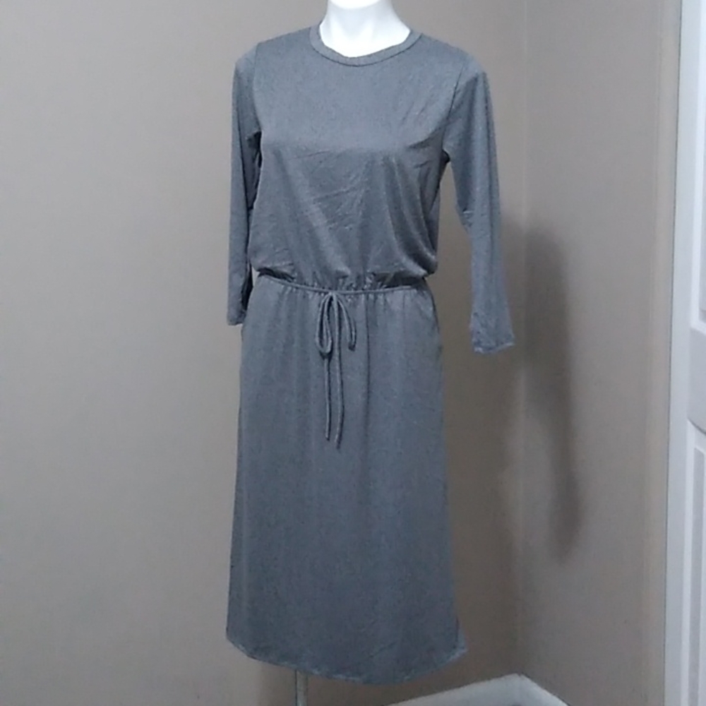 Twenty Ten gray midi dress size small POCKETS New